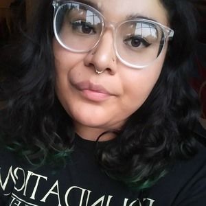 Meet your Posher, Iris